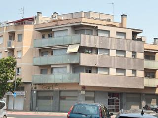 Apartamento en Av. artesa 37. Apartamento amueblado en la bordeta