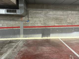 Parking coche en Carrer arc de sant martí 1. Parking a la venta