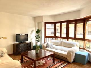 Rent Flat in Maestro albeniz 7. Amplio y luminoso piso de 4 habitaciones en el corazón de elche.