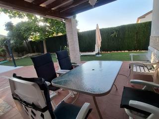 Casa aparellada a Escritor miguel de cervantes  38. Vivienda en un entorno tranquilo y cerca de la ciudad