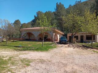 Chalet en Albereda jaume i 15. Vivienda 120 m²+ parcela 12.000 m² y piscina olímpica – alboy