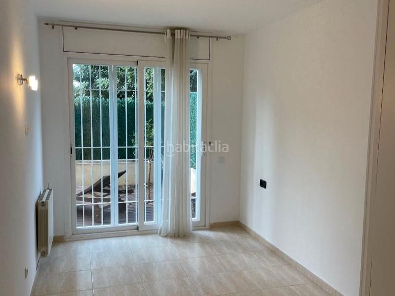 Foto 8f172e88-e91a-4fb5-ada7-11fc052edb49. Alquiler piso en avda francesc macià 30 fenomenal piso (bajos con amplia terraza) en Sitges