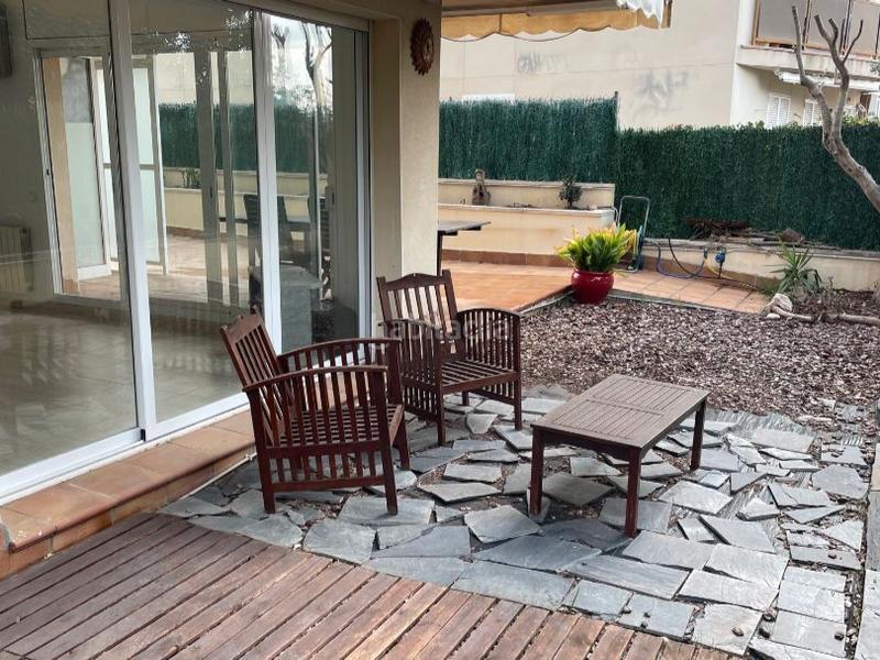 Foto d013530e-a75a-4d5d-b1aa-95a4df8736d4. Alquiler piso en avda francesc macià 30 fenomenal piso (bajos con amplia terraza) en Sitges