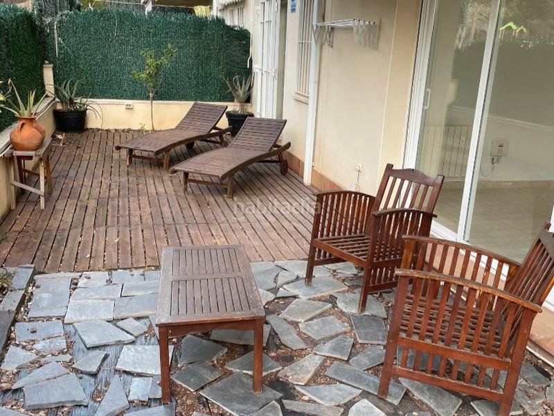 Foto d339b553-0912-4574-bfe0-505a3c2ccecf. Alquiler piso en avda francesc macià 30 fenomenal piso (bajos con amplia terraza) en Sitges