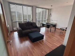 Miete Etagenwohnung in Viladomiu nou  91. Piso con mucha luz en todas las estancias.