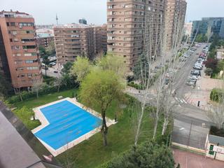 Lloguer Pis a Calle de torrelaguna 63. Estupendo piso en urbanización con piscina
