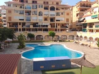 Apartamento en Avenida suiza  57. Apartamento con amplia terraza a 300 m de la playa de la mata.