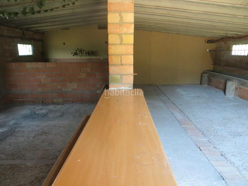 Foto d0aa6836-a0a5-4c6a-a3ff-fc63b334c3f5. Alquiler local comercial en ctra. de can central 2 almacén con muy buen acceso y aparcamiento en Preses (Les)