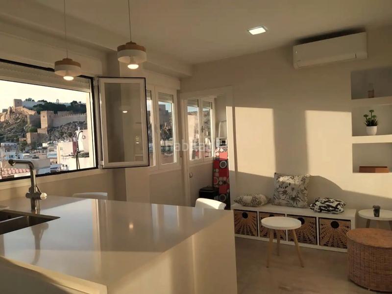 Foto b6f0f6dc-0d93-49f6-8fad-6286609d11b8. Location appartement dans velazquez 4 dans Centro Almería