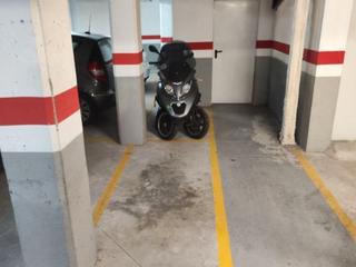 Location Parking moto à Carrer plana de can bertran 27. Alquiler - plaza de moto