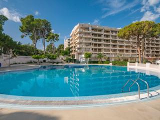 Appartement à Vendrell 18. Reformado con piscina  y licencia turistica