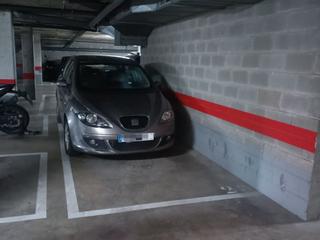 Parking voiture à Carrer de francesc boix campo 12. Para coche y moto