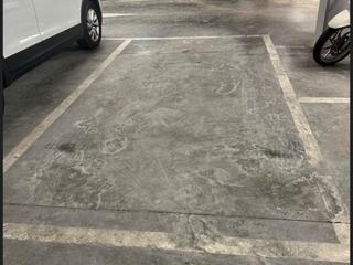 Autoparkplatz in Jardins de rosa sensat 5-6-7-8. Venta parking hospitalet centro