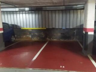 Parking coche en Carrer dels argensola 9. Plaza parking en venta