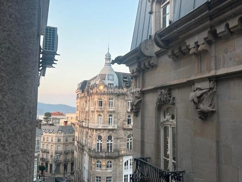 Foto 4cbbf2c4-ce5f-4b80-8144-898073928d43. Miete büro in porta do sol 7 in Casco Vello Vigo