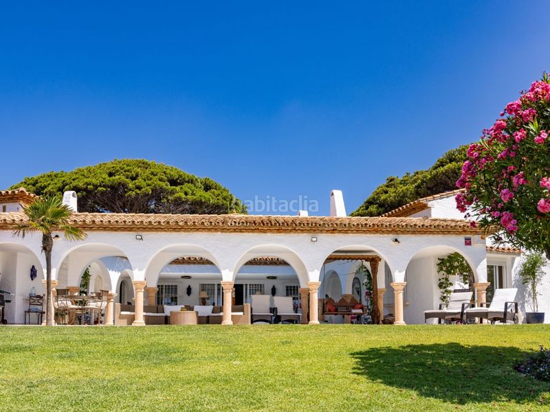 Foto 4437639e-14f0-44b2-8c57-47a5ac28b5c8. Alquiler casa en calle de la playa 3007 en Cabopino - Artola Marbella