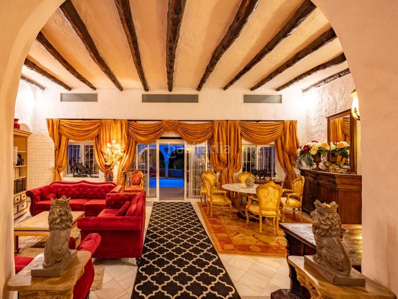 Foto 9f868f1c-868c-4223-bf3f-ac248cd873b1. Alquiler casa en calle de la playa 3007 en Cabopino - Artola Marbella