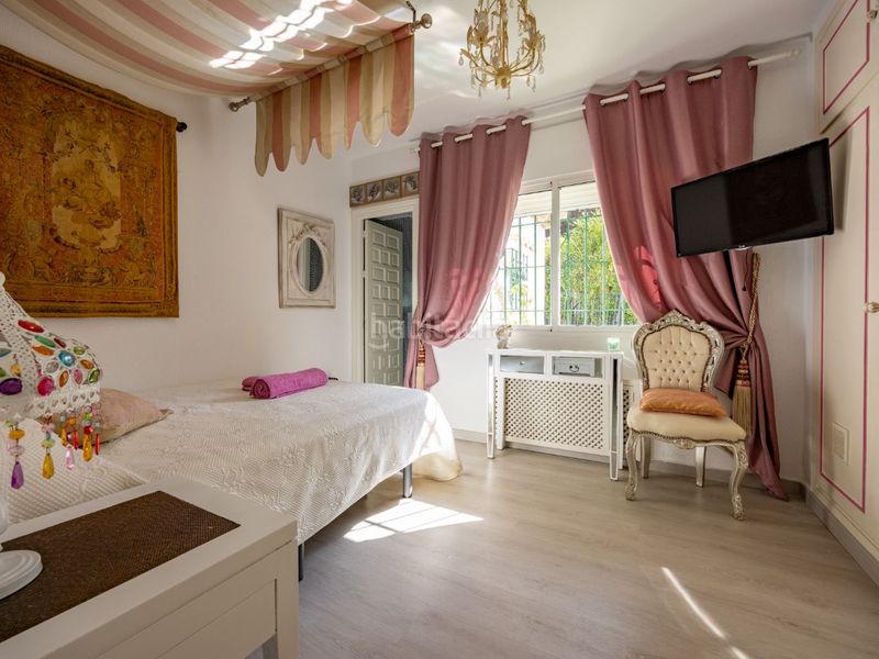 Foto b44b3842-ce42-4958-822a-de67e8d8bd69. Alquiler casa en calle de la playa 3007 en Cabopino - Artola Marbella