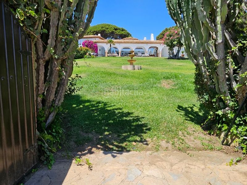 Foto da53cb1e-ad3a-4e6c-b01f-d9f1742f0f38. Alquiler casa en calle de la playa 3007 en Cabopino - Artola Marbella