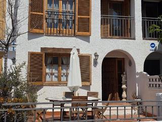 Location Maison à Vallespir 106. Casa de 3 plantas con 4 habitaciones