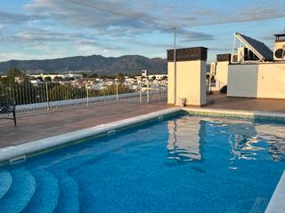Pis a Puigmal 40. Oportunidad!! piso luminoso con terraza, parking y piscina en em