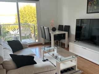Piso en Puigmal 40. Piso amoblado con terraza soleada, piscina rooftop, aire acondic