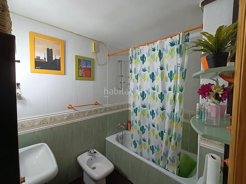 Foto 061b319a-1dd7-4787-a44b-76ffacc7c076. Ático en castaño 50 tranquilo y amplio ático-duplex entre el mar y la vegetación en Fuengirola