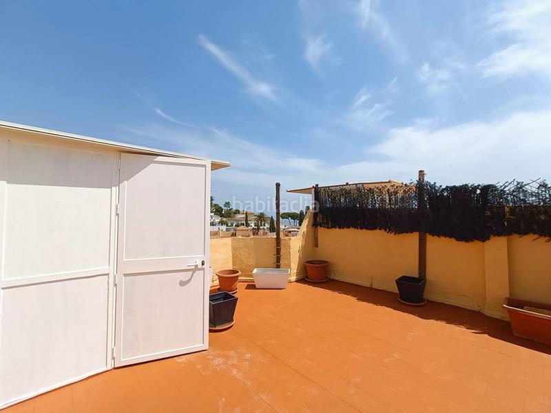 Foto 2d40a0f6-dc1d-45db-a174-effe3d1898aa. Ático en castaño 50 tranquilo y amplio ático-duplex entre el mar y la vegetación en Fuengirola