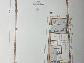 Miete Büro in Pla de roses  15. Local comercial grande, con muy buena ubicación