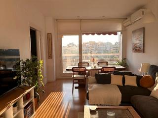 Miete Etagenwohnung in Numància 95. Pis de 85 m² al cor de les corts, amb balcó i vistes al parc
