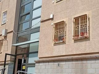 Appartement à Almansa 55. Piso 47 m en zona de nou barris / verdun como nuevo