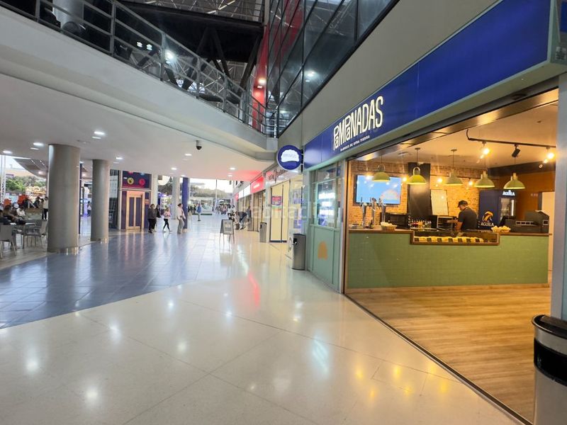 Foto 093926fb-7eb7-4827-ba2f-8e2e8fd1f01e. Traspàs local comercial a avenida de francisco tomàs i valiente 70 a Paterna