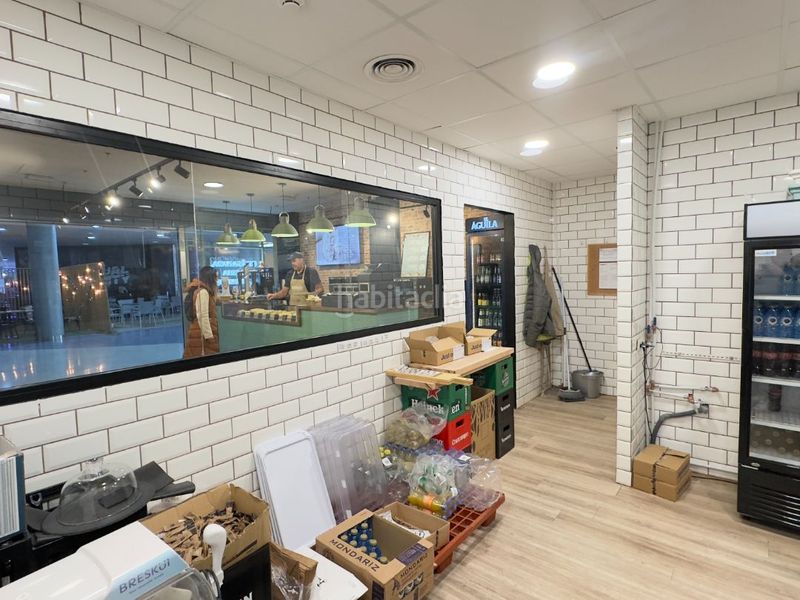 Foto dbd9c435-ba07-481b-9753-d986276250bd. Traspàs local comercial a avenida de francisco tomàs i valiente 70 a Paterna