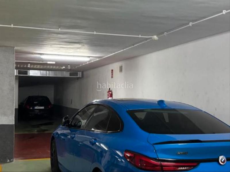 Foto fcee502c-bb8f-47d1-8347-02a1f93f1419. Alquiler parking coche en josep maria de sagarra 40 parking para coche grande y moto incluida en la Font Verda. en Granollers