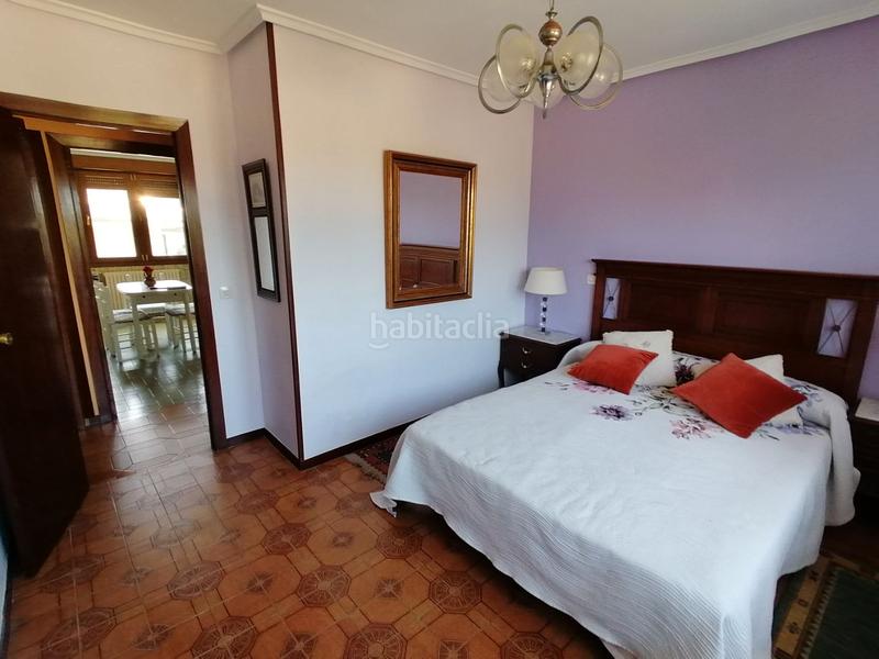Foto 01090a10-3793-4f62-8f9f-903470314c42. Chalet en avenida de berria primera avenida 21 situada en la villa y a escasos metros de una de la mejores playas de cantabria , la playa de berria en Santoña