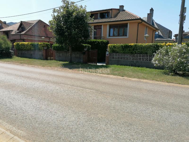 Foto 0c531bff-8c1f-42b5-a01d-806f98feebef. Chalet en avenida de berria primera avenida 21 situada en la villa y a escasos metros de una de la mejores playas de cantabria , la playa de berria en Santoña