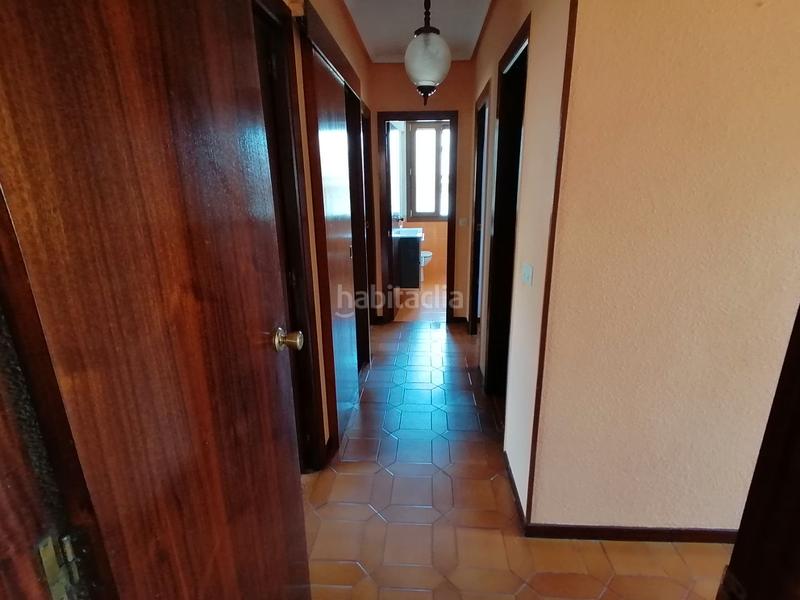 Foto 1b4b8b4c-be60-41eb-88af-b4d760c29029. Chalet en avenida de berria primera avenida 21 situada en la villa y a escasos metros de una de la mejores playas de cantabria , la playa de berria en Santoña