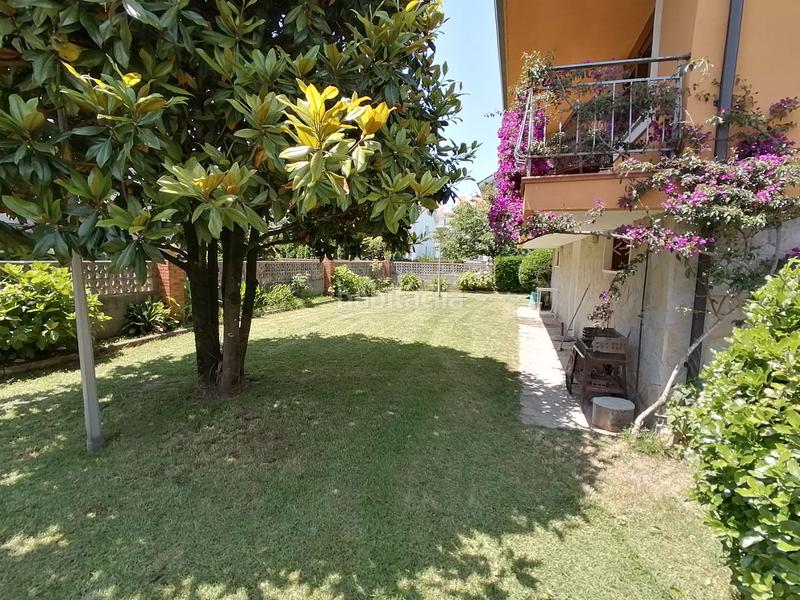 Foto 37cd3aa5-748a-4e2f-9eab-ec0bca2f54b7. Chalet en avenida de berria primera avenida 21 situada en la villa y a escasos metros de una de la mejores playas de cantabria , la playa de berria en Santoña