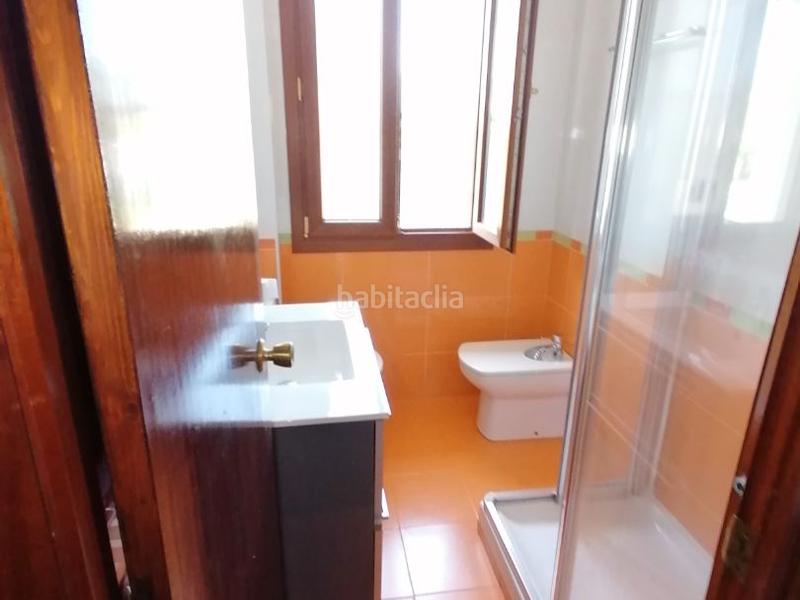 Foto 394ddb1b-9283-40f2-87f5-1fbe5b30f37d. Chalet en avenida de berria primera avenida 21 situada en la villa y a escasos metros de una de la mejores playas de cantabria , la playa de berria en Santoña