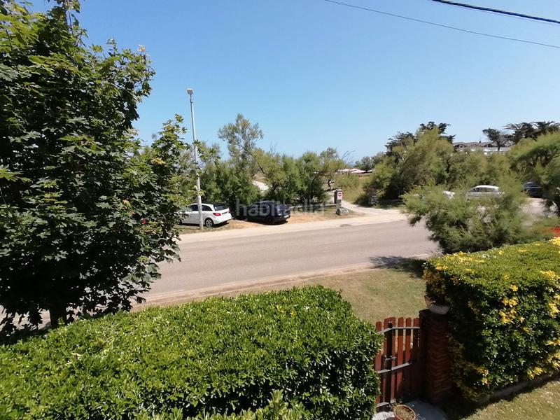 Foto 53a0f833-c0b7-41ec-ae6a-33ea461a0961. Chalet en avenida de berria primera avenida 21 situada en la villa y a escasos metros de una de la mejores playas de cantabria , la playa de berria en Santoña
