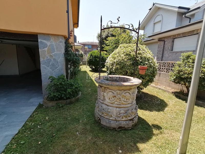 Foto 57b2192f-b625-464b-9f74-037d3be8bdd5. Chalet en avenida de berria primera avenida 21 situada en la villa y a escasos metros de una de la mejores playas de cantabria , la playa de berria en Santoña