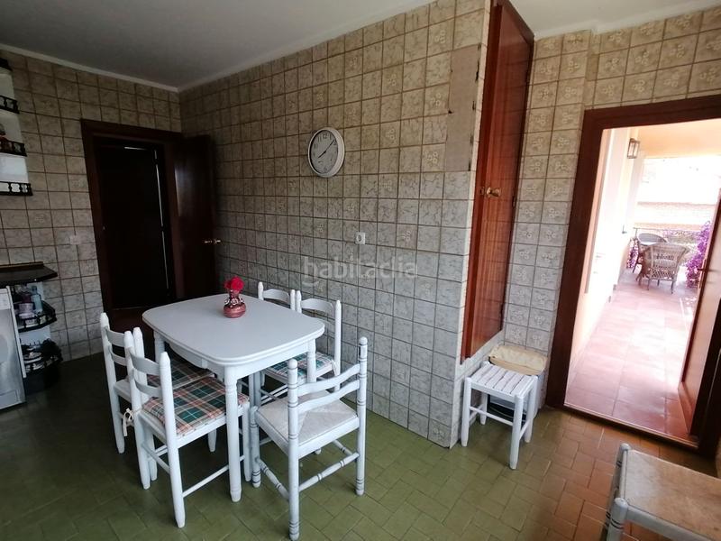 Foto 59bcb29d-f3a2-4b92-8c6e-bb7276a5d67e. Chalet en avenida de berria primera avenida 21 situada en la villa y a escasos metros de una de la mejores playas de cantabria , la playa de berria en Santoña