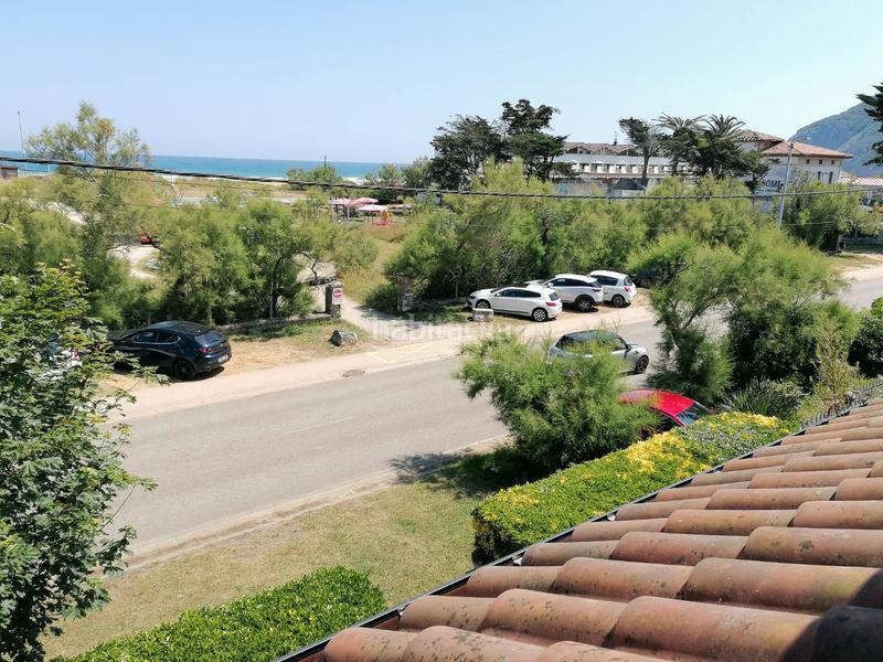 Foto 6824fe32-95a7-4f46-911e-7ff9a0fb72a4. Chalet en avenida de berria primera avenida 21 situada en la villa y a escasos metros de una de la mejores playas de cantabria , la playa de berria en Santoña