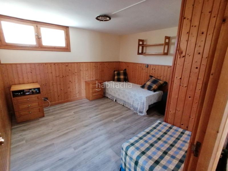 Foto 8b5fba25-8977-4f92-b279-99c1d21f5bbe. Chalet en avenida de berria primera avenida 21 situada en la villa y a escasos metros de una de la mejores playas de cantabria , la playa de berria en Santoña