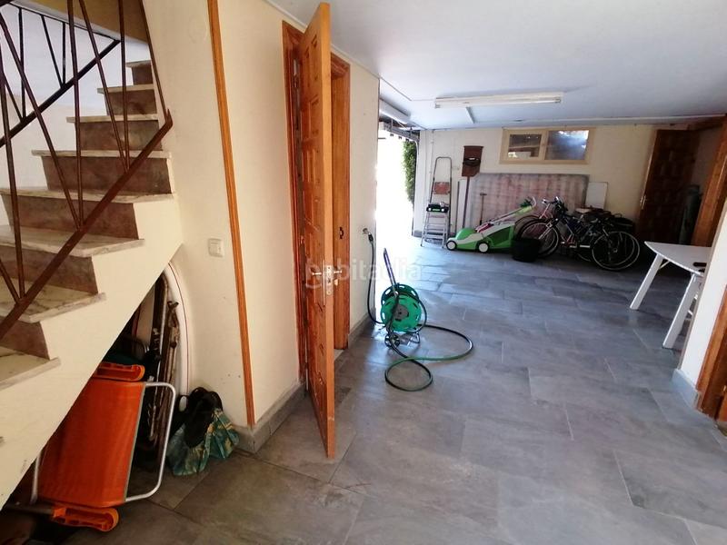 Foto 9b93b1a4-8151-4009-8e08-254d9b4375c4. Chalet en avenida de berria primera avenida 21 situada en la villa y a escasos metros de una de la mejores playas de cantabria , la playa de berria en Santoña