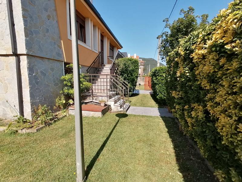 Foto a1eda051-a731-4792-9440-59f12e7d77dd. Chalet en avenida de berria primera avenida 21 situada en la villa y a escasos metros de una de la mejores playas de cantabria , la playa de berria en Santoña