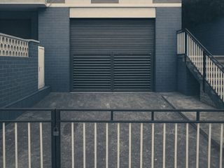 Miete Geschäftsraum in Àngel guimerà 7. Local de 100 m² amb entrada pròpia i pati exterior per aparcamen