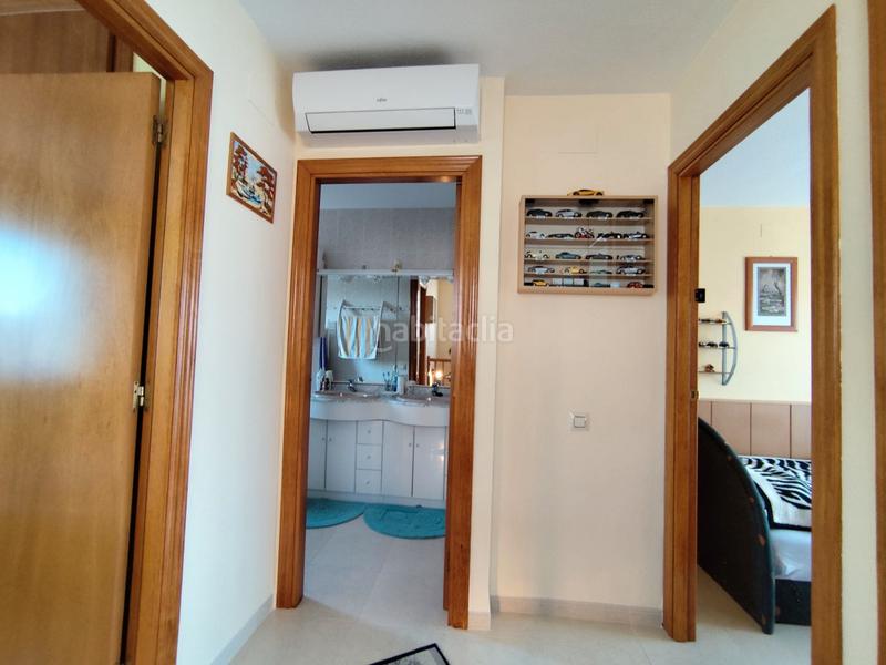 Foto c1d4b9b0-ba73-456d-99c4-2a331a598629. Casa en avinguda de la diversitat 100 chalet adosado en el centro de miami en Miami Platja