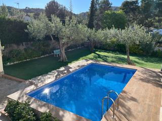 Chalet à Carrer la puda montserrat 15. Casa independiente con piscina y barbacoa