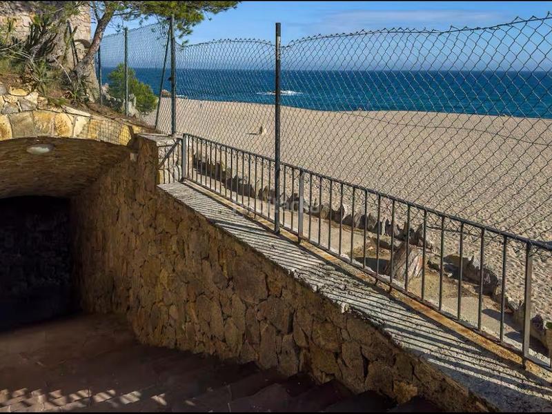 Foto 2452623d-be9e-4995-a492-107204936838. Apartamento en punta rocosa 14 apartamento de lujo primera línea de playa en Platja d´Aro